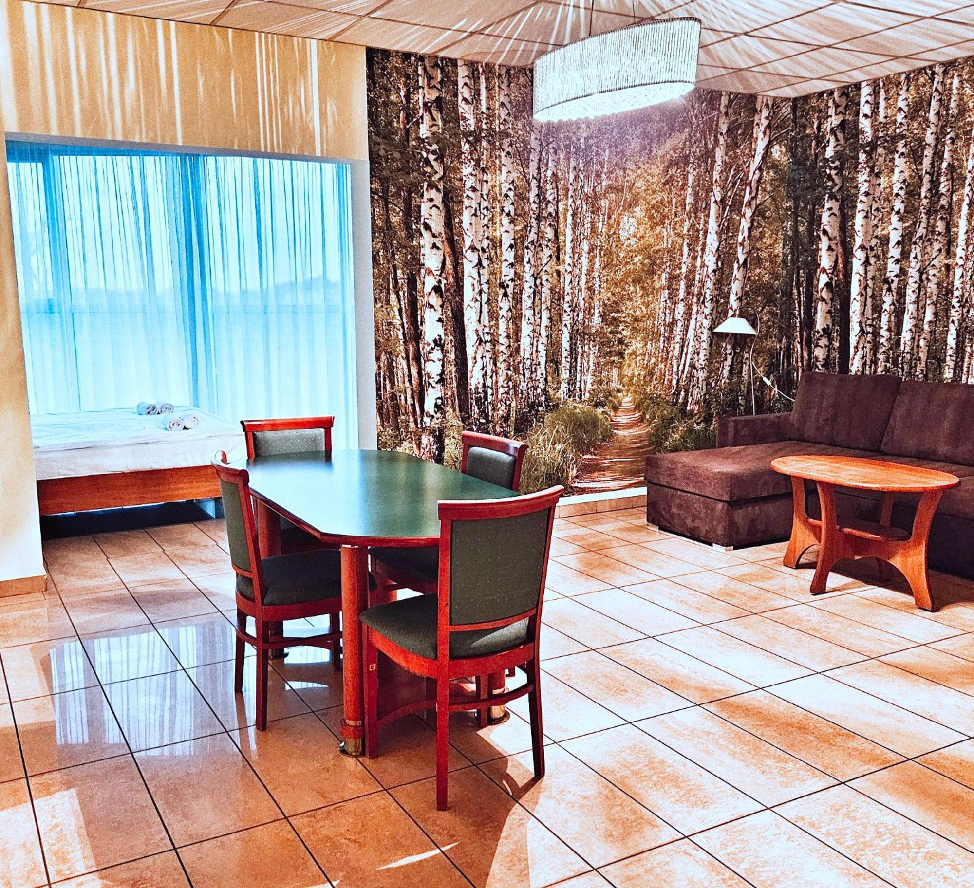 Hotel I Restauracja W Luboniu Exteriör bild